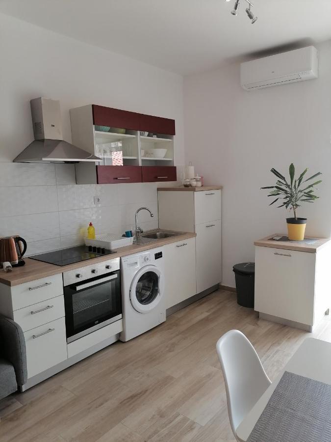 Kupus By Arena Appartement Pula Buitenkant foto